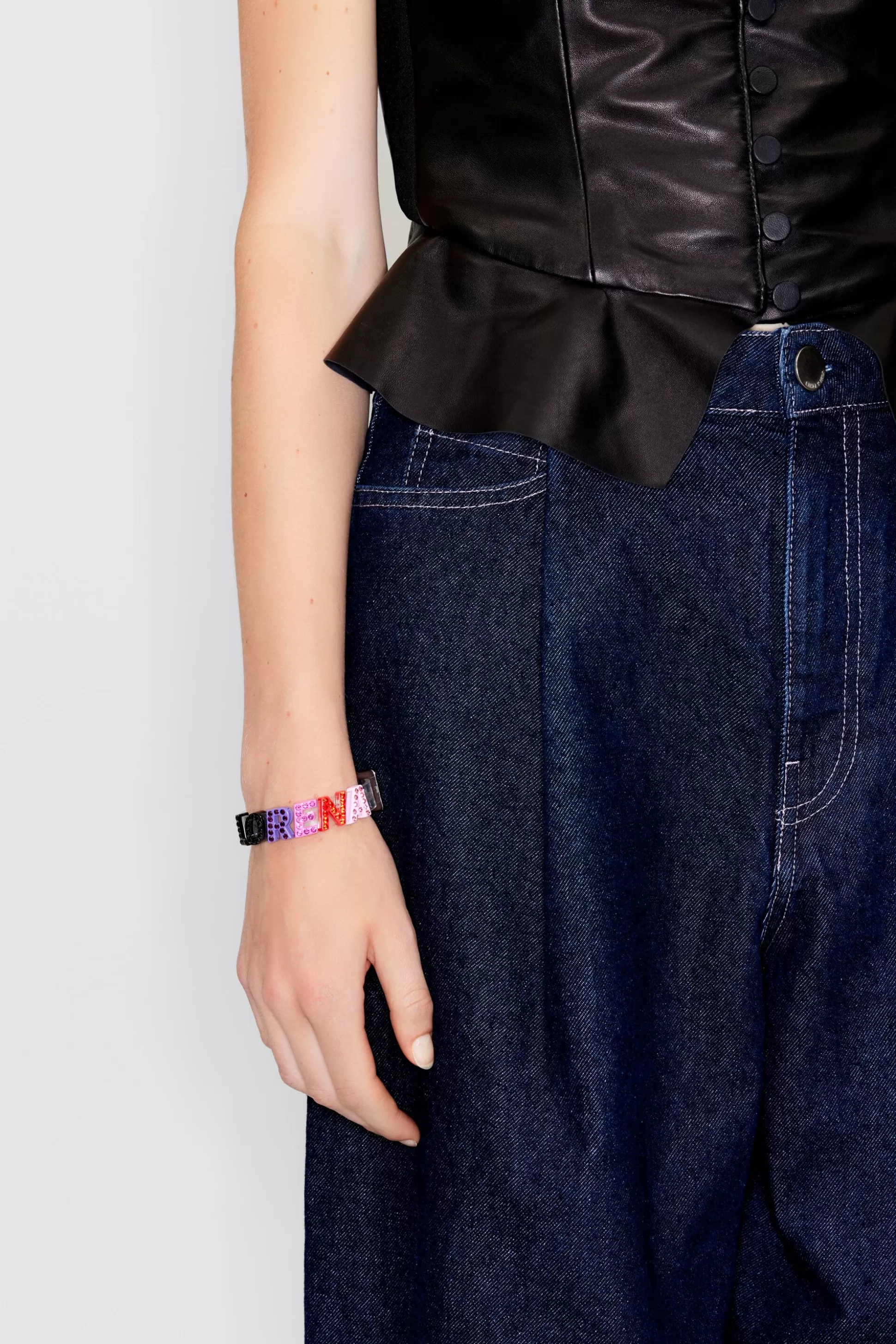 Hot BIMBA Y LOLA Charm Letra B Metal Branco White