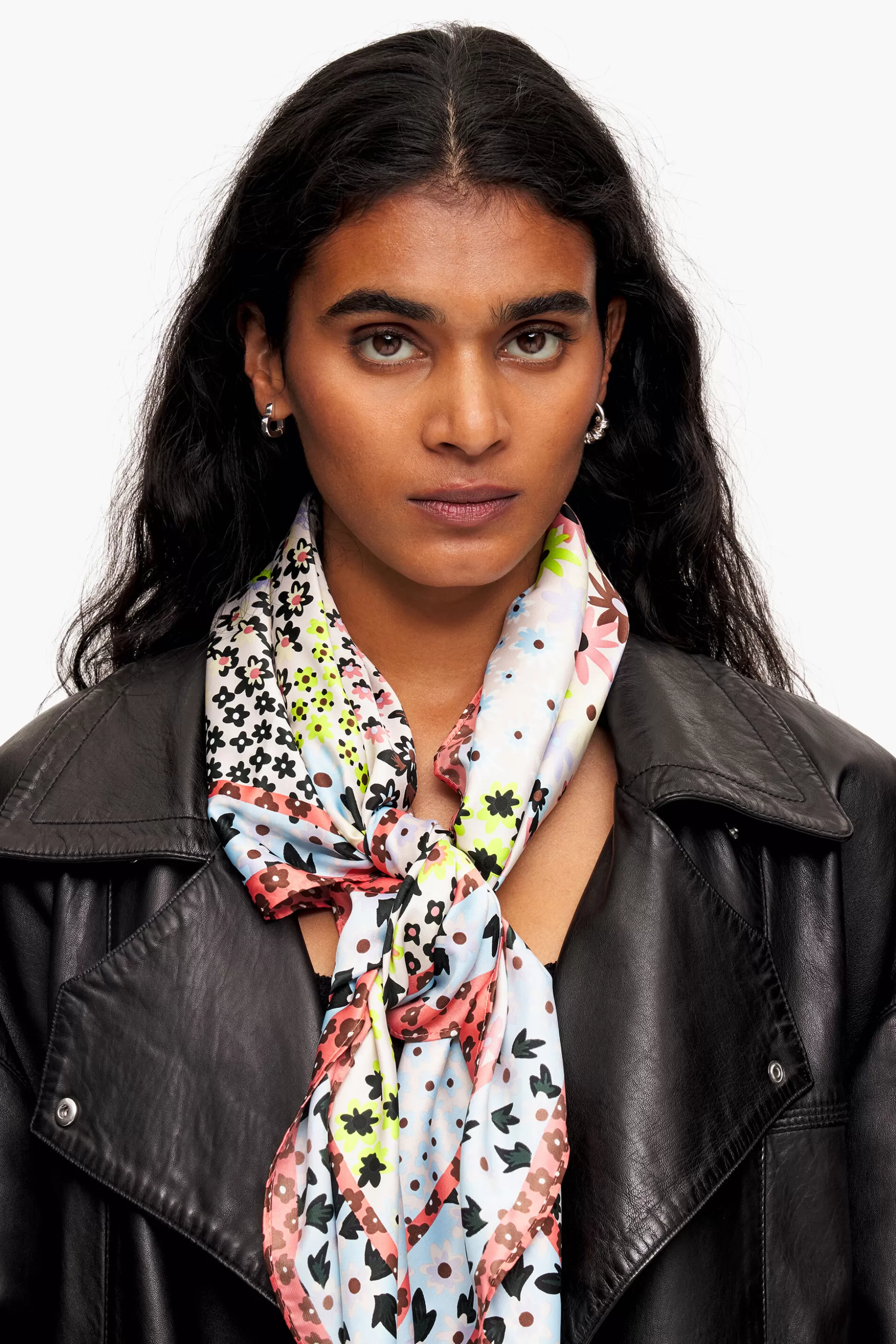 Store BIMBA Y LOLA Lenco Flores Geometrico Branco Off White